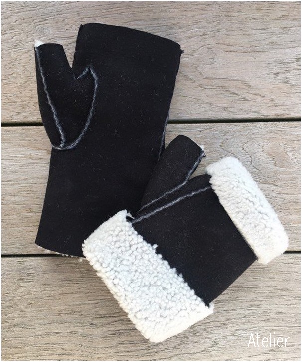 Fingerless Sheepskin Gloves - Black