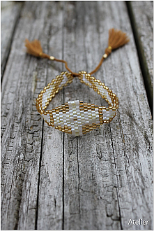 Bead Bracelet Gold and White Tones 